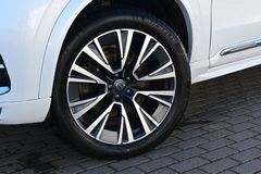 Fahrzeugabbildung Volvo XC90 B5 D AWD Inscription*STDHZG*PAMO*AHK*7-S