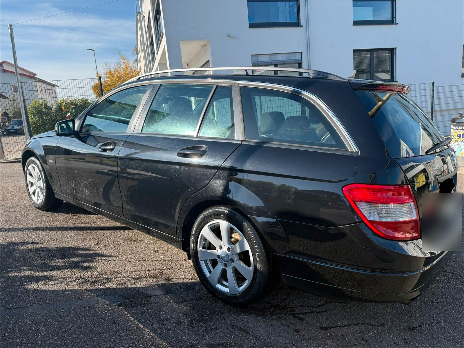 Mercedes-Benz C180 2009 — photo 7