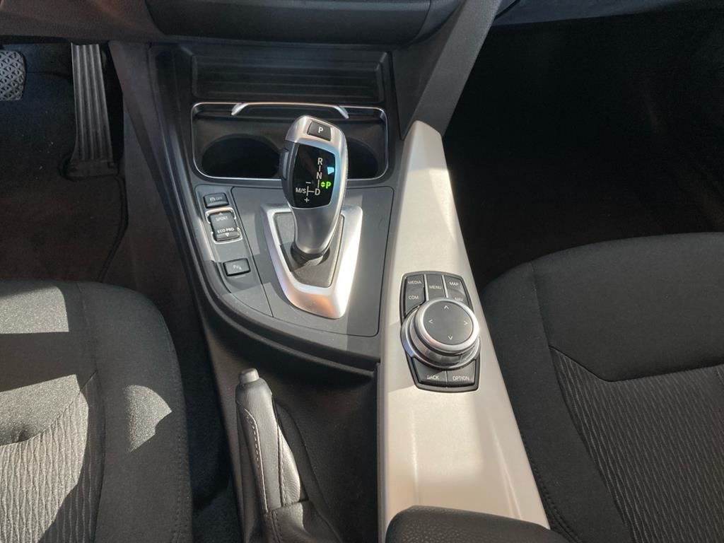 BMW 320i xDrive GT Aut. Advantage AHK Navi PDC CD foto 10
