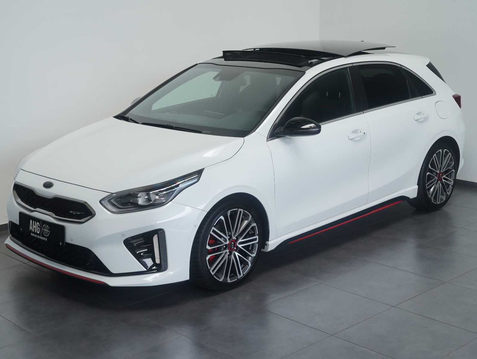 Fahrzeugabbildung Kia cee'd / Ceed 1.6T-GDI GT LED/NAVI/ACC/AHK/PANO
