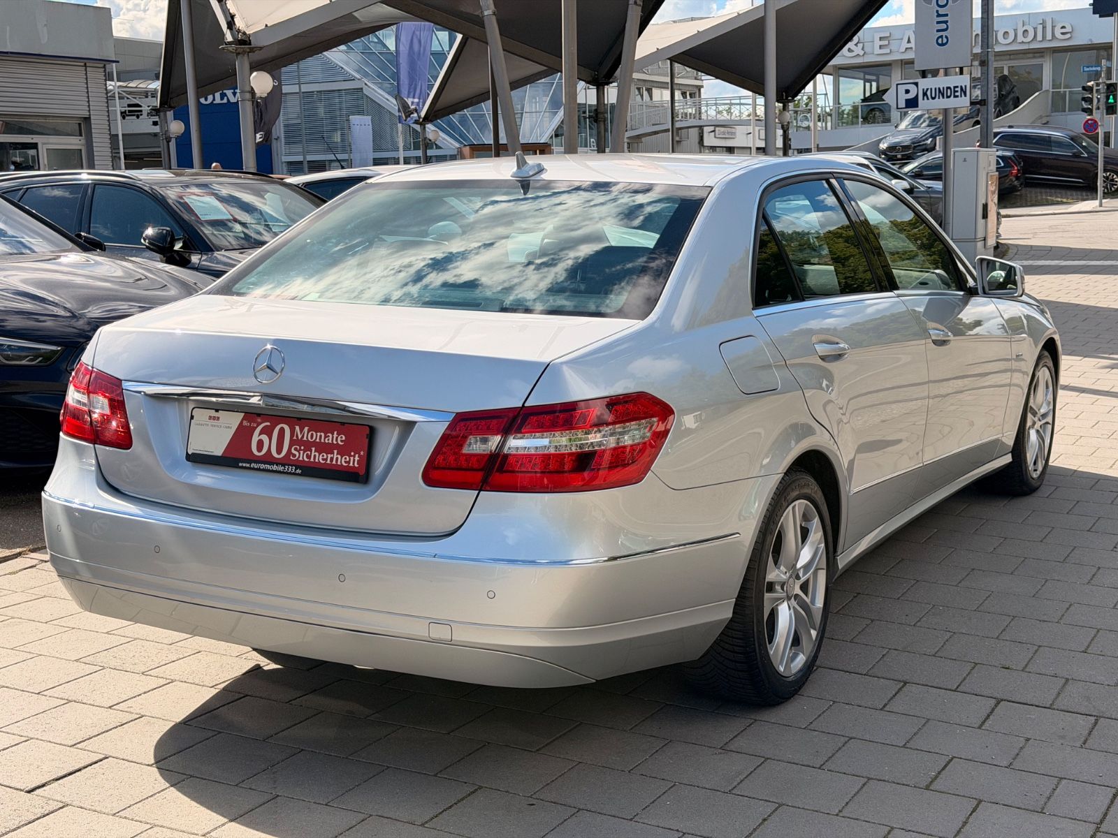 E 220 *Xenon*Klimatr.*Sitzhz*PDC*Navi*S.W*ALU*