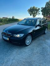 BMW E91 330i - BMW 330 mit Benzin-Antrieb: Kombi, 330i E91