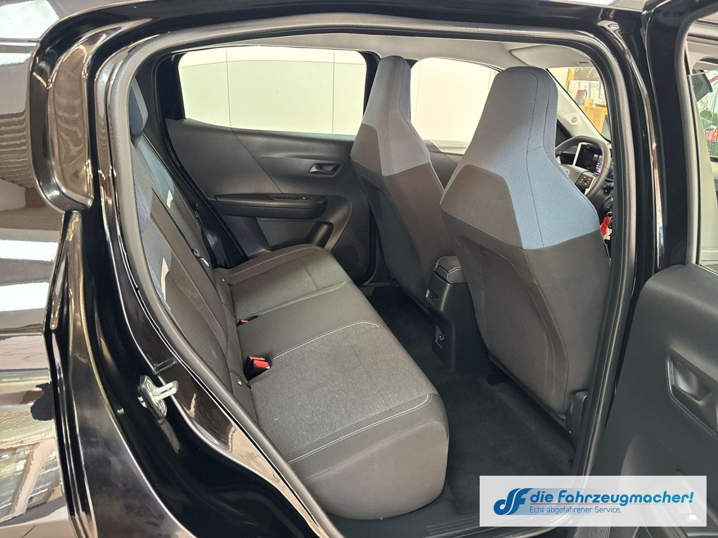 Fahrzeugabbildung Opel Frontera Electric Edition 83 kW Digitales Cockpi