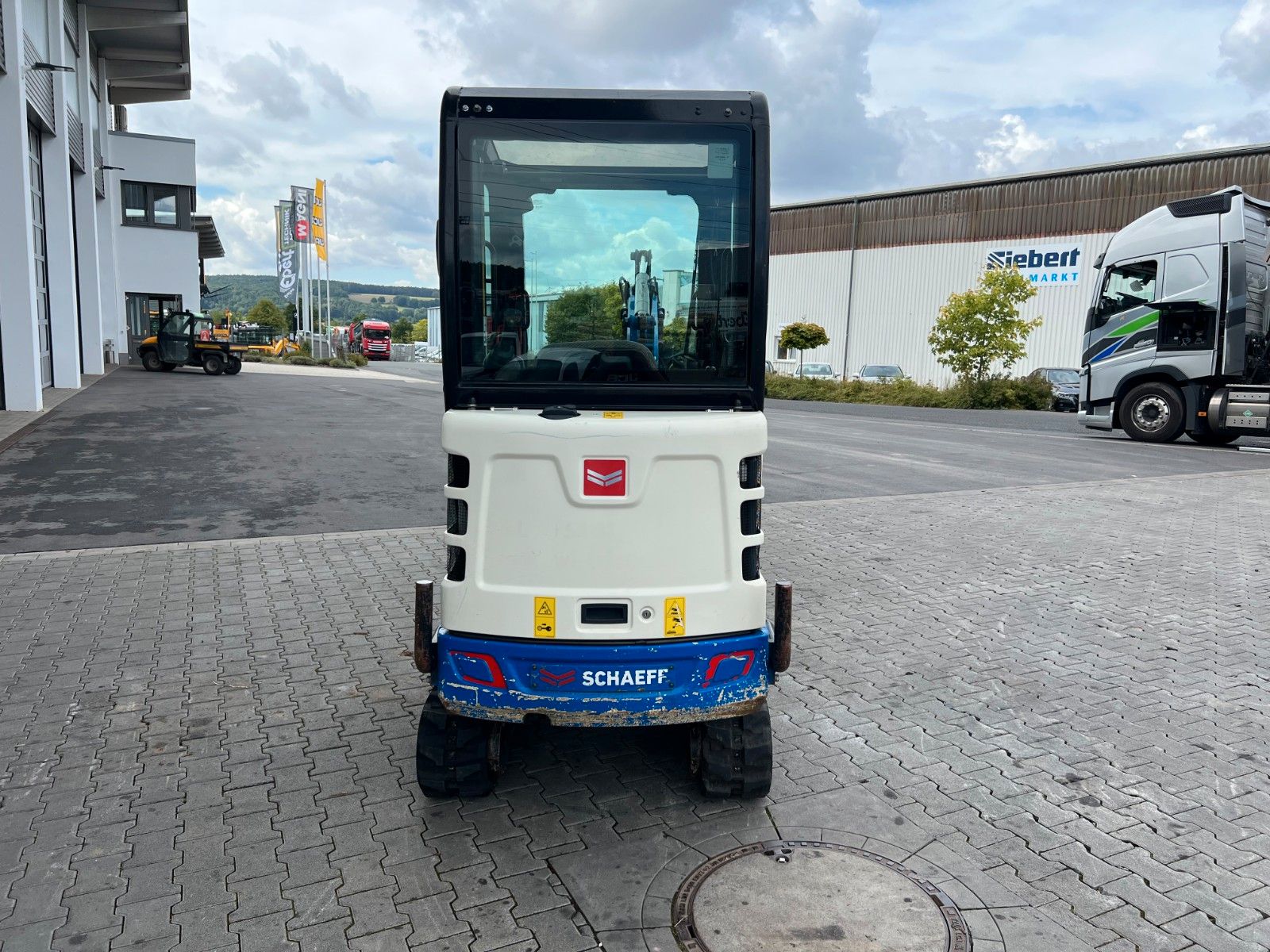 Fahrzeugabbildung Terex TC16 / 2017 / 1.769h / Löffelpaket / Powertilt