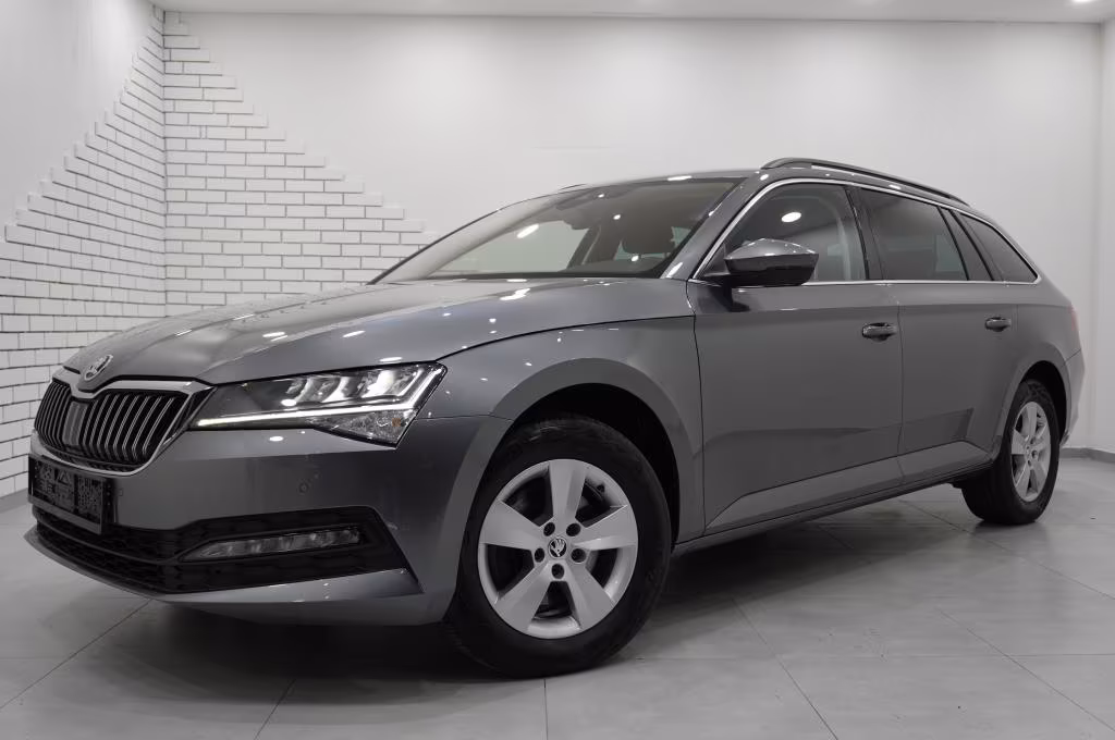 Skoda Superb 2.0 TDi DSG Combi Navi/LED/AHK/Virtual/Ka
