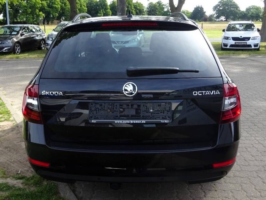 Fahrzeugabbildung SKODA Octavia Combi 1,5 TSI Clever Navi AHK