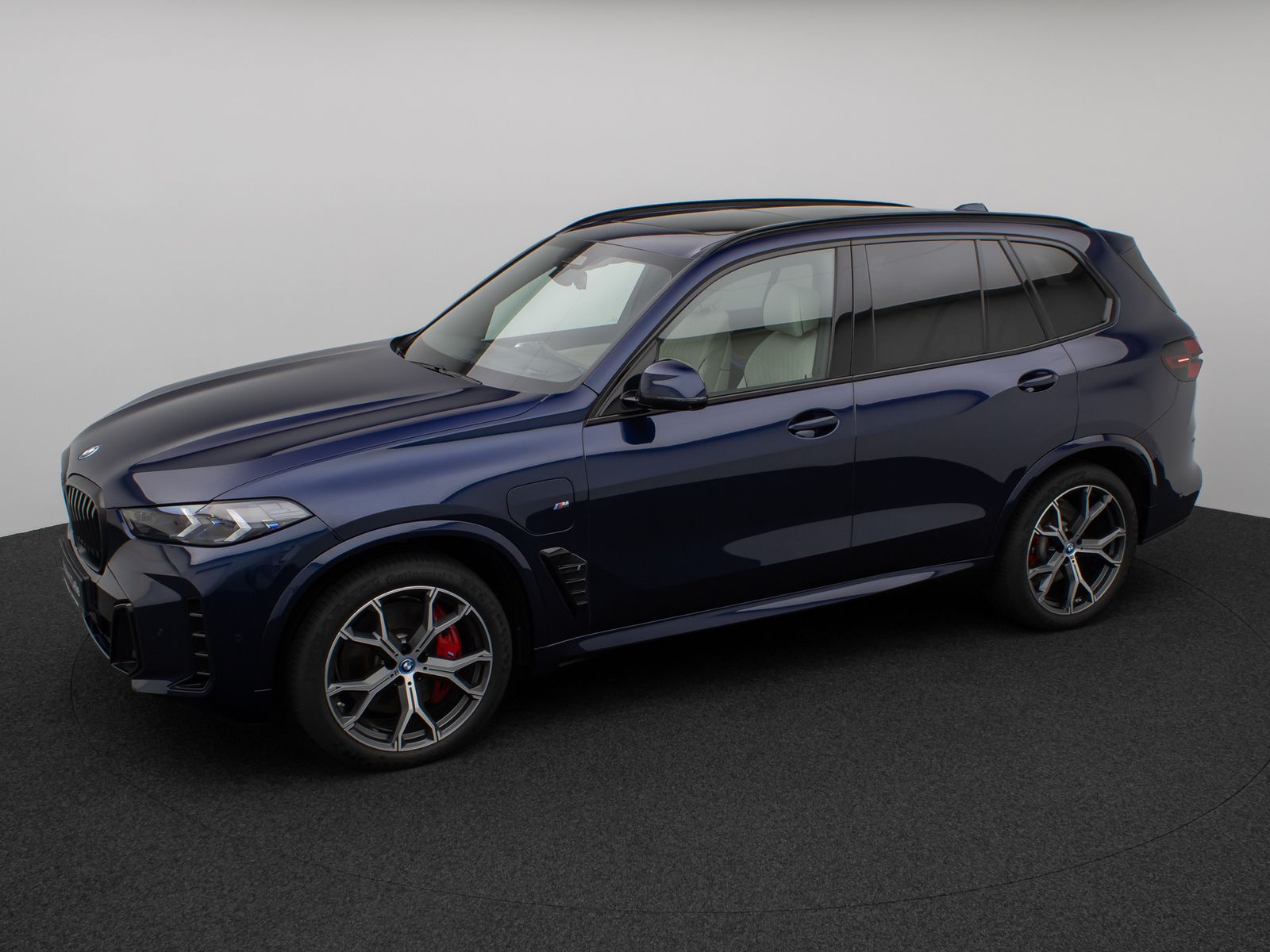 Fahrzeugabbildung BMW X5 xD50e M Sport Pro Pano SoftCL 360°HUD DAB H/K