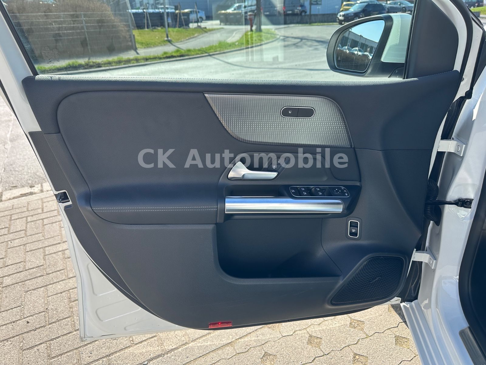 Fahrzeugabbildung Mercedes-Benz B 220 Progressive/Automatik/Navi/LED/Kamera