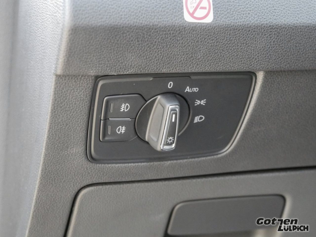 Fahrzeugabbildung Volkswagen Passat Variant Business 1,5TSI DSG Navi Klima