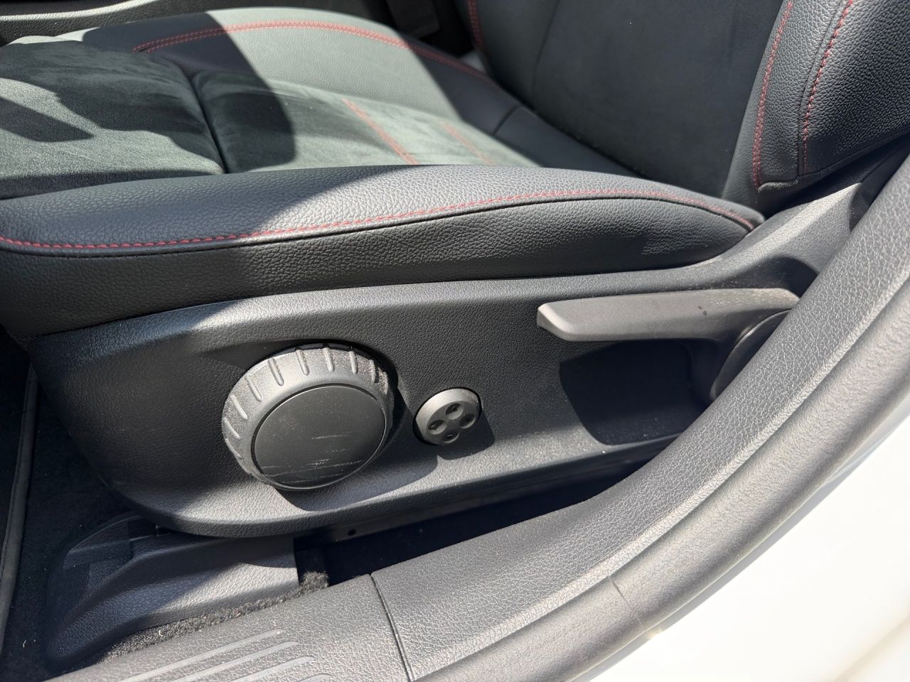 Fahrzeugabbildung Mercedes-Benz A 180 Limousine AMG+NIGHT+KEYLESS+LENKRADHEIZ+