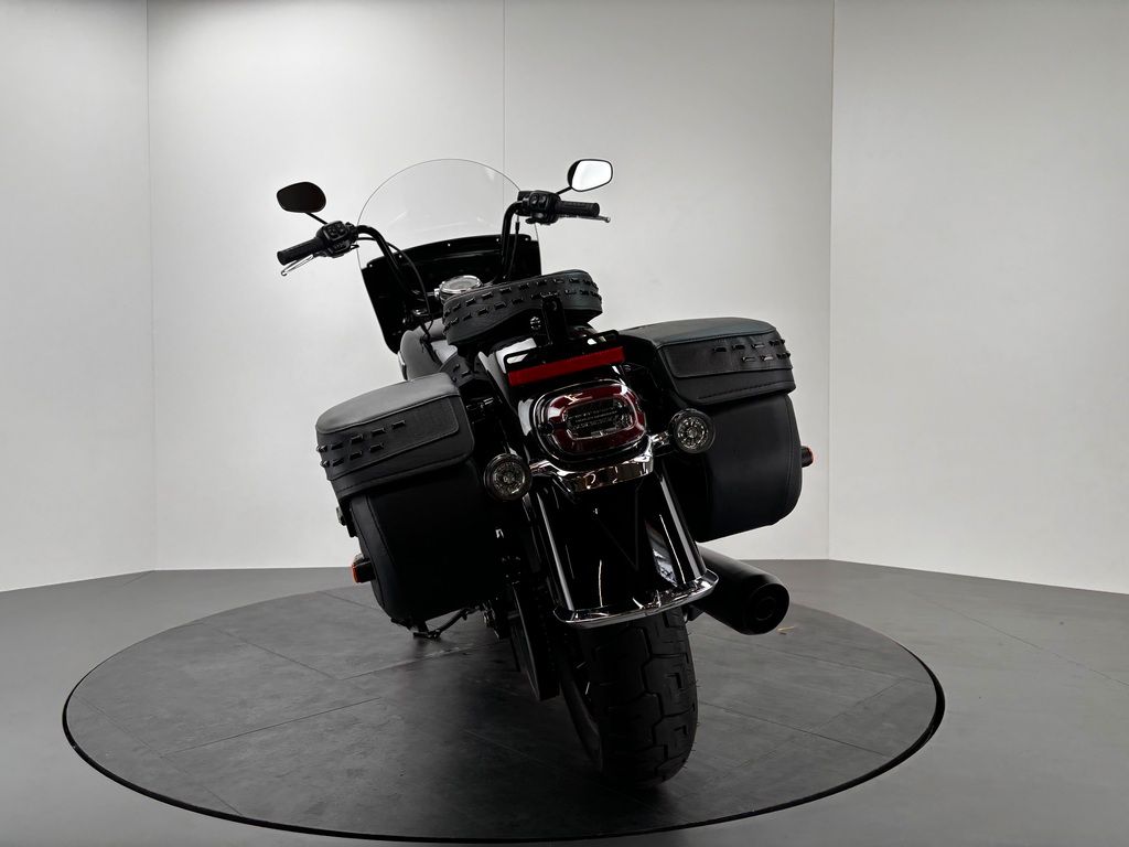 Fahrzeugabbildung Harley-Davidson SOFTAIL HERITAGE CLASSIC *KAUM KILOMETER