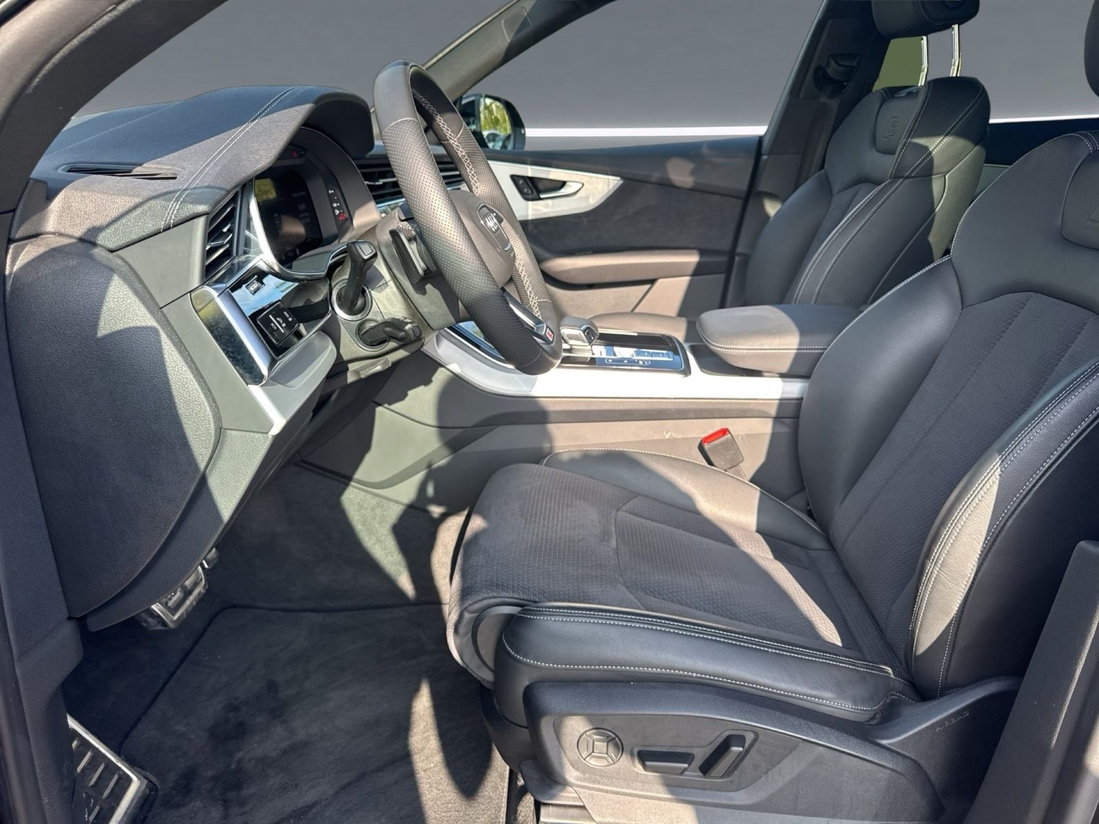 Audi SQ8 - Bild 14