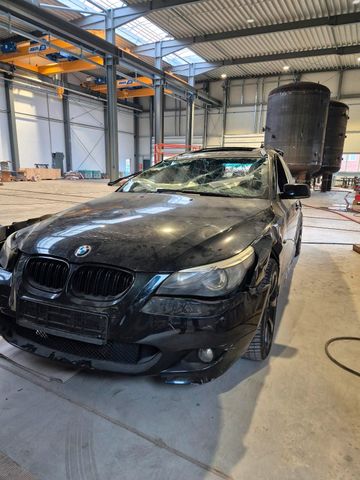 BMW 530i E61 Unfall M Paket ab Werk