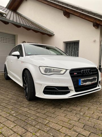 Audi S3 Sportback 2.0 TFSI quattro*DSG*B&O*Leder*TOP!