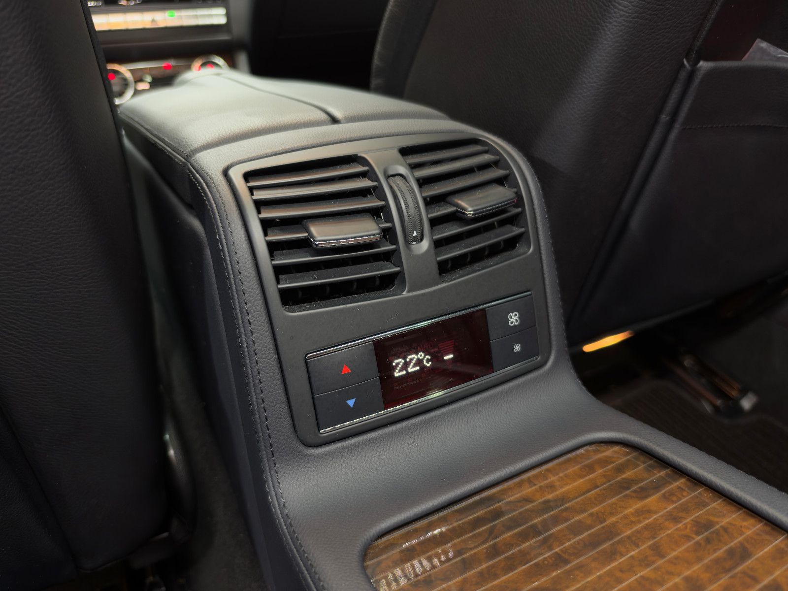 Fahrzeugabbildung Mercedes-Benz CLS 500 |AMG-LINE|H/K|PANO|AIR-MATIC|DE-FZG