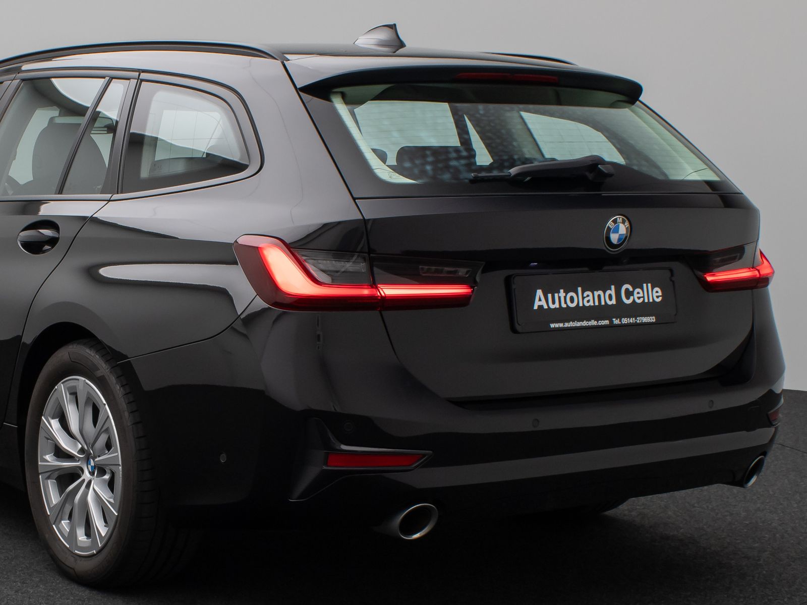 Fahrzeugabbildung BMW 318i GeschwindigReg DAB Alarm Kamera Sportsitz
