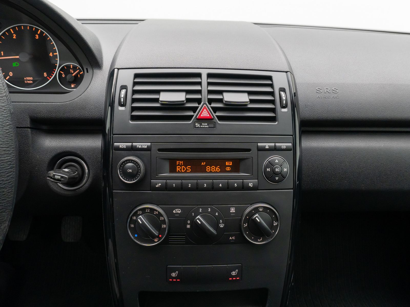 Fahrzeugabbildung Mercedes-Benz A A 180 CDI Berganfahr Sitzheizung RegenSensor