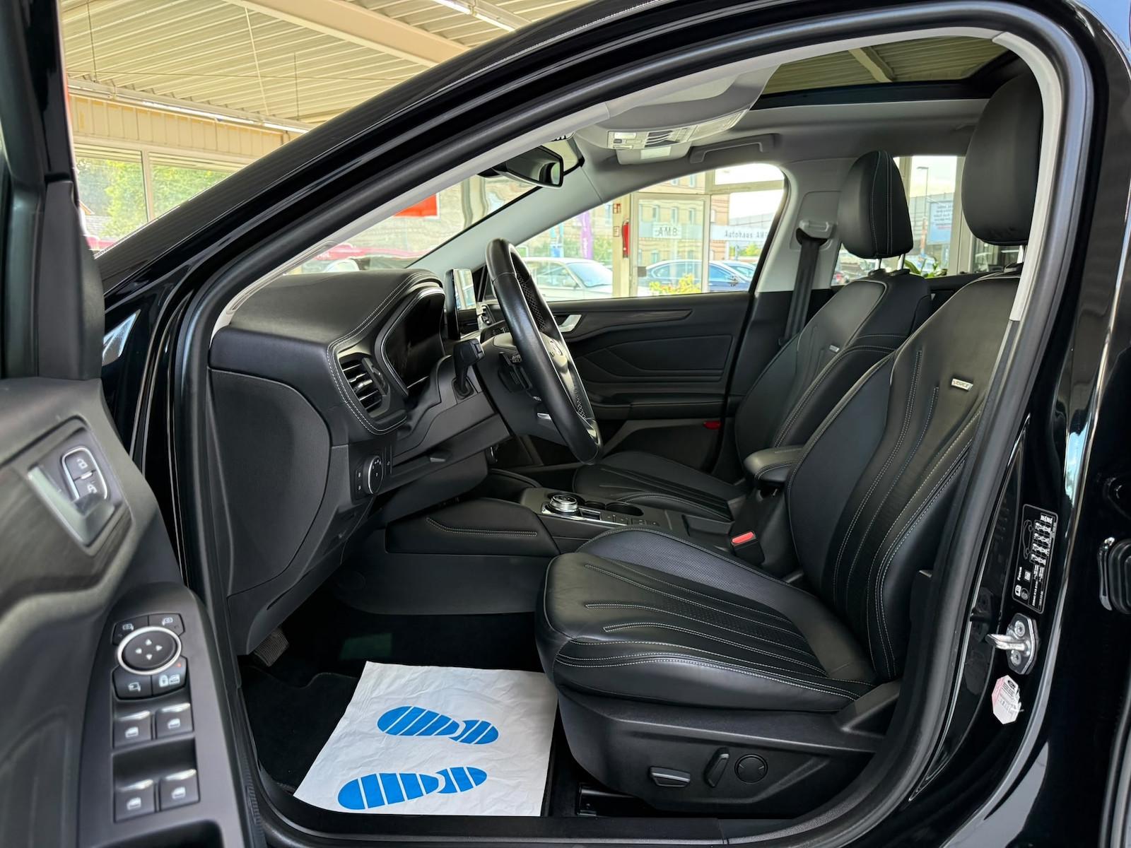 Ford Focus 1.5 Vignale Pano Leder CAM LED ACC Head Up