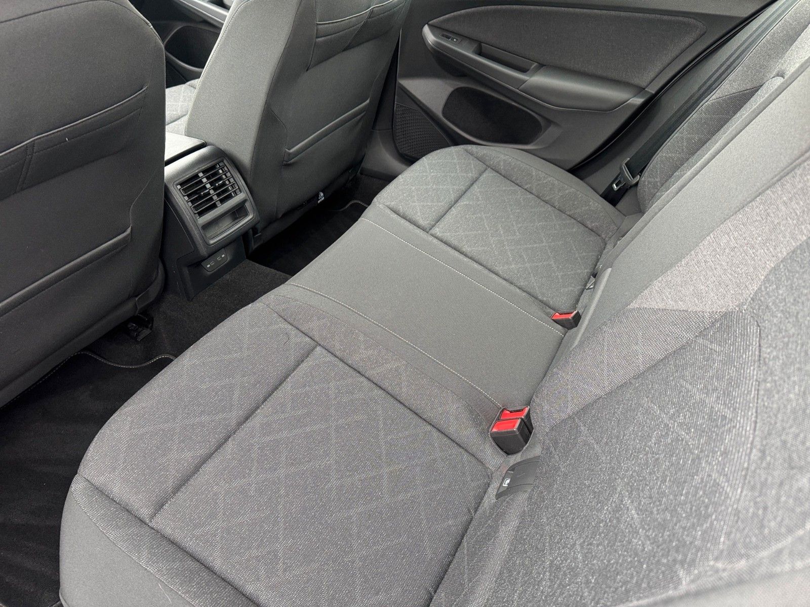 Fahrzeugabbildung Volkswagen Golf VIII Variant Life 2.0 TDI