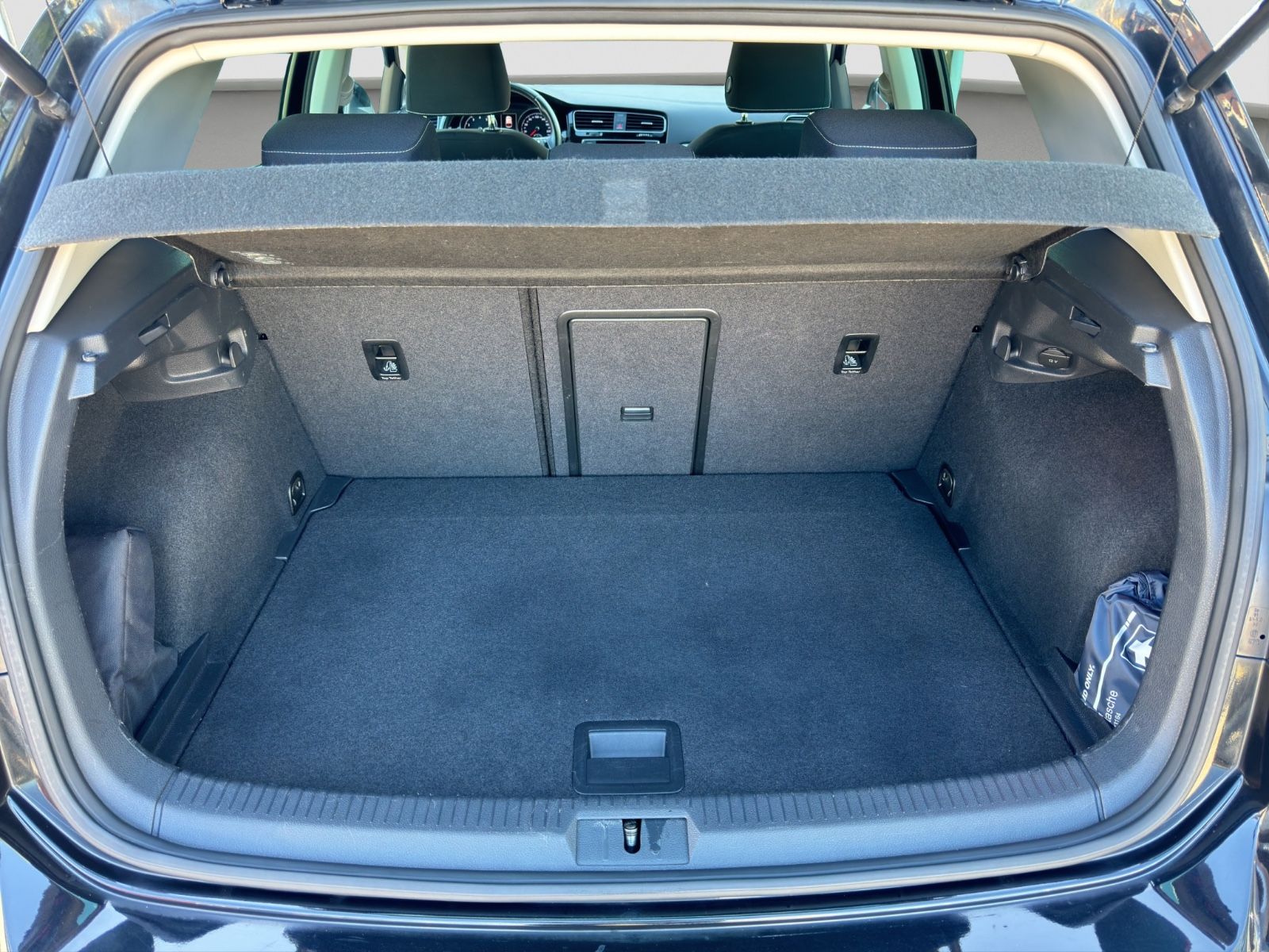 Fahrzeugabbildung Volkswagen Golf VII Lim. BMT/Klimaautom./Sitzhz./PDC/Tempo.
