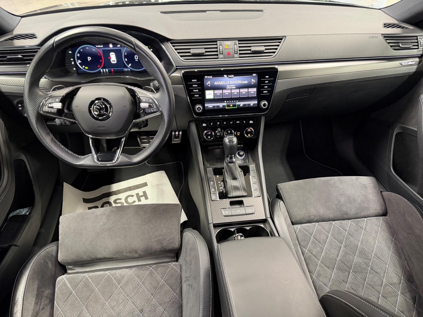 Skoda Superb Combi Sportline*AHK*Virtual*Amundsen
