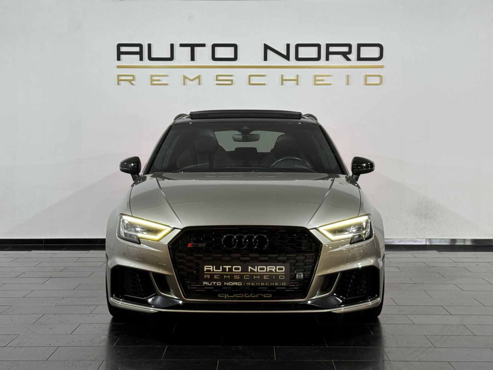 Audi RS3 foto 2