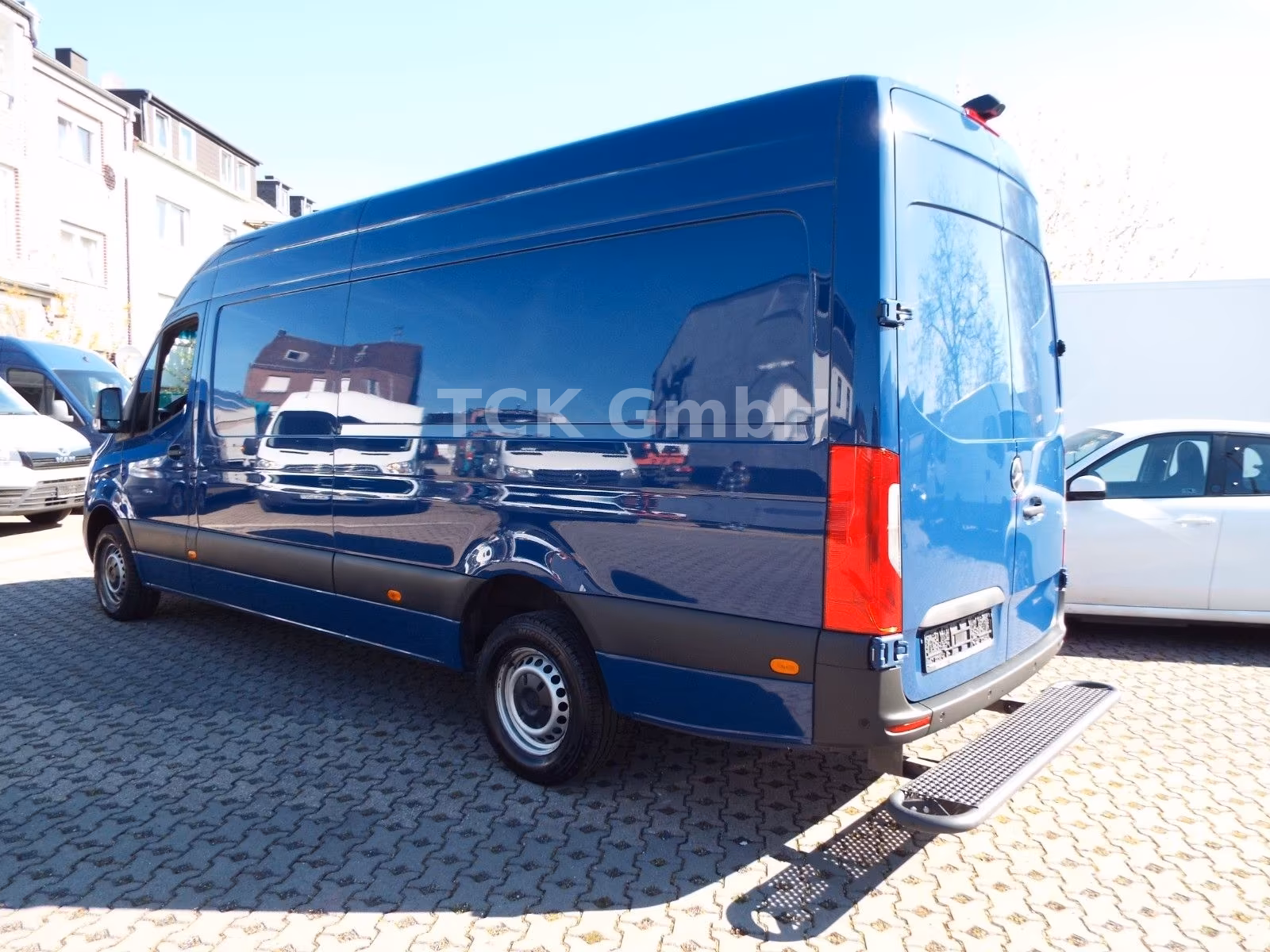 Mercedes-Benz Sprinter 317 CDI MAXI 9-G AUTOMATIK DISTRONIC