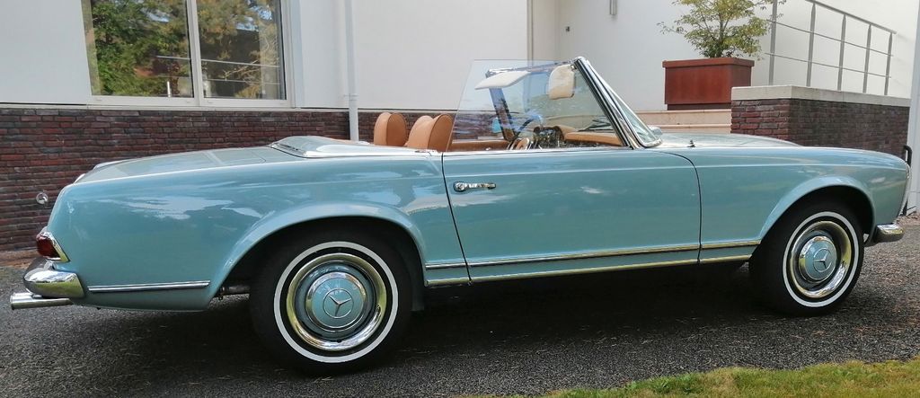 Mercedes-Benz SL 230