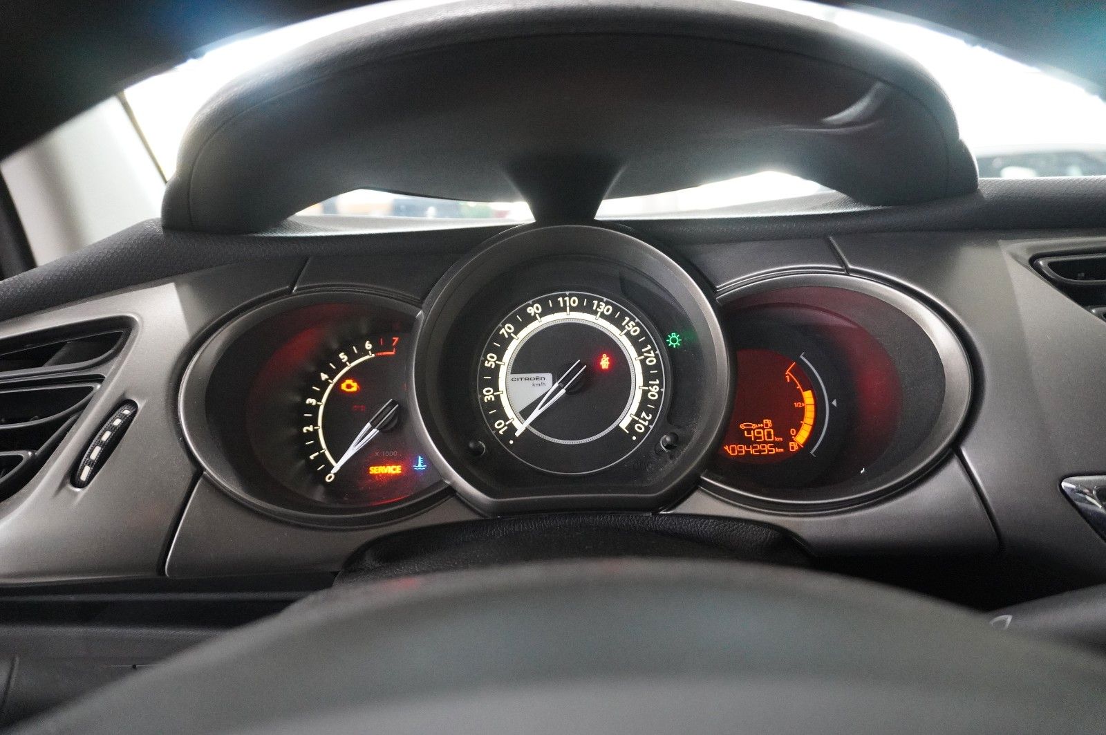 Fahrzeugabbildung Citroën C3 PureTech 1.2 SELECTION KLIMA/PDC/TEMP./USB