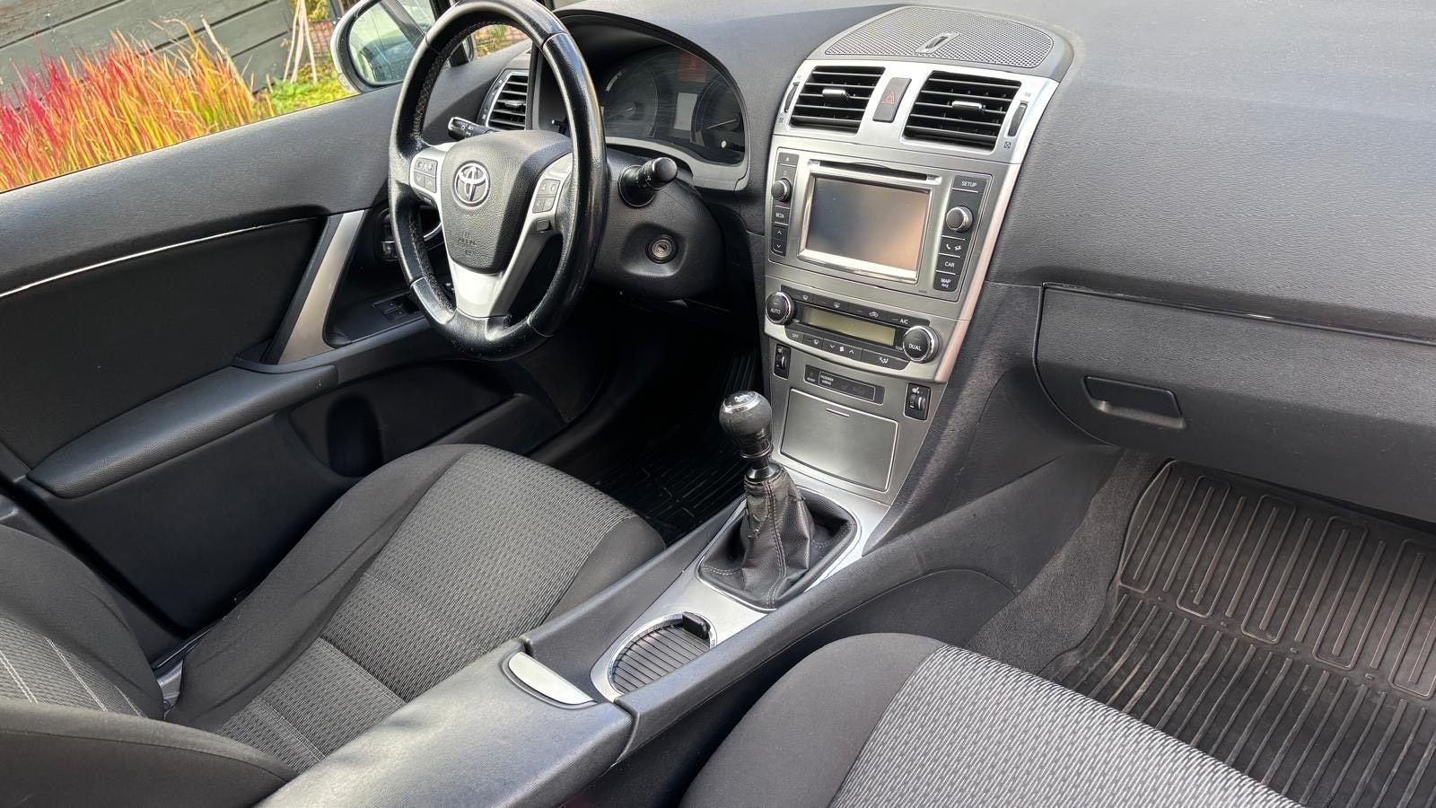 Toyota Avensis 2012 — photo 9