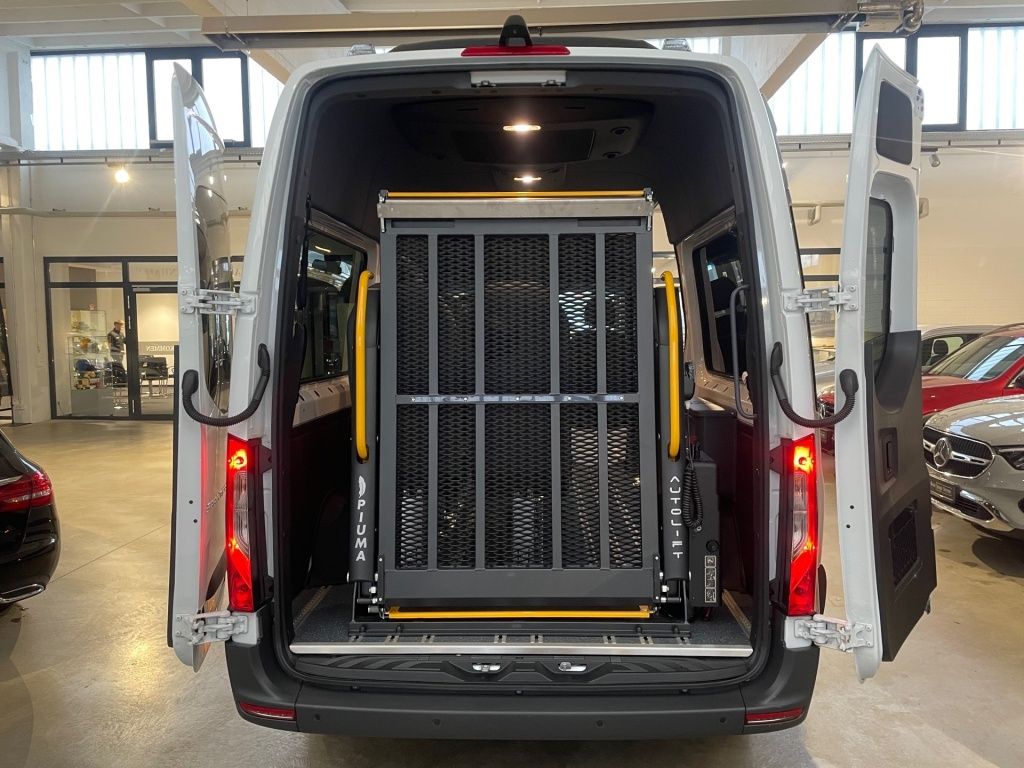 Fahrzeugabbildung Mercedes-Benz Sprinter 317 Kombi L2H2 Mobility Rollstuhl Lift