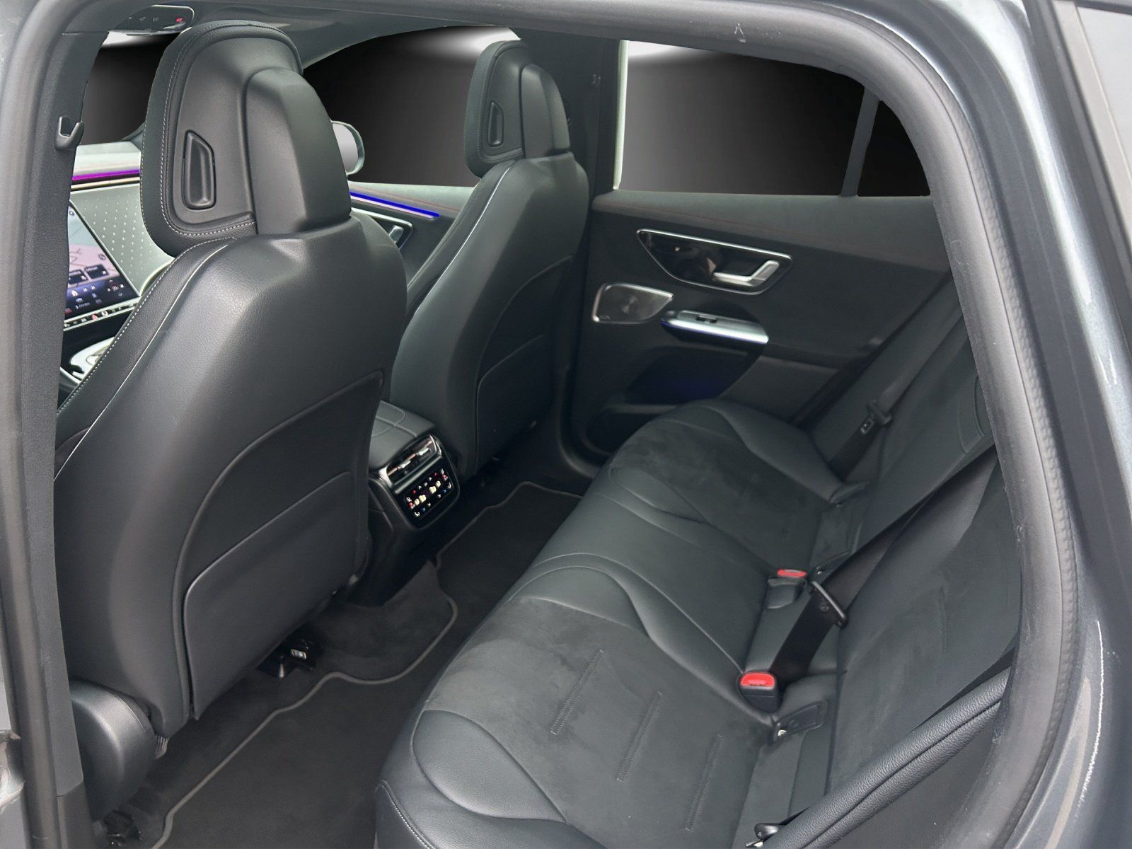 Fahrzeugabbildung Mercedes-Benz EQE300 SUV AMG Premium DISTRO Pano 22KW Memo 21"