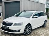 Skoda Octavia 2.0 TDI 4x4 Laurin & Klement/Standhzg. - Behindertengerechte Skoda Octavia