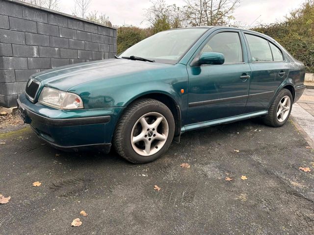 Skoda Octavia 1.8 AHK TÜV 10/25