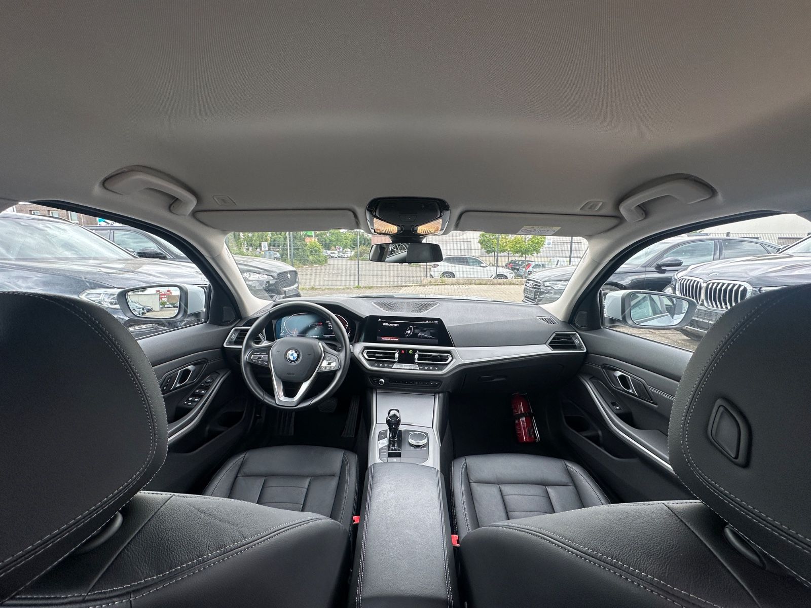 BMW 318 d Advantage/Leder/Navi/Kamera/LED/1Hand foto 20