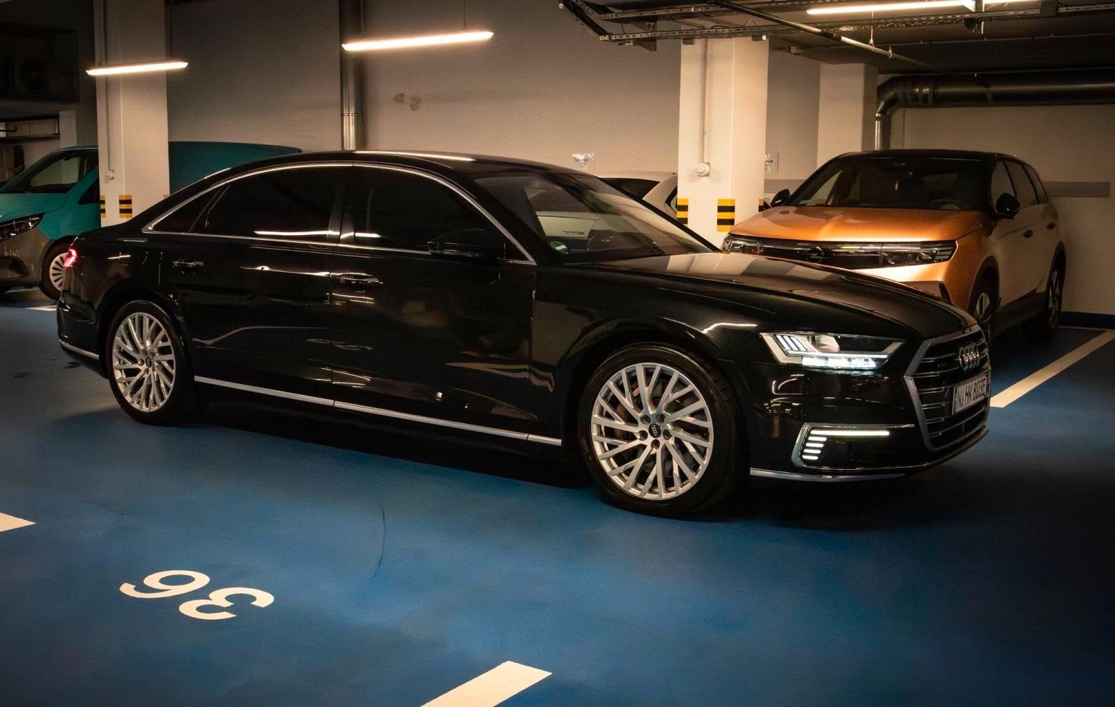 AUDI A8 60 TFSI e L quattro/ DAB Drivers P.