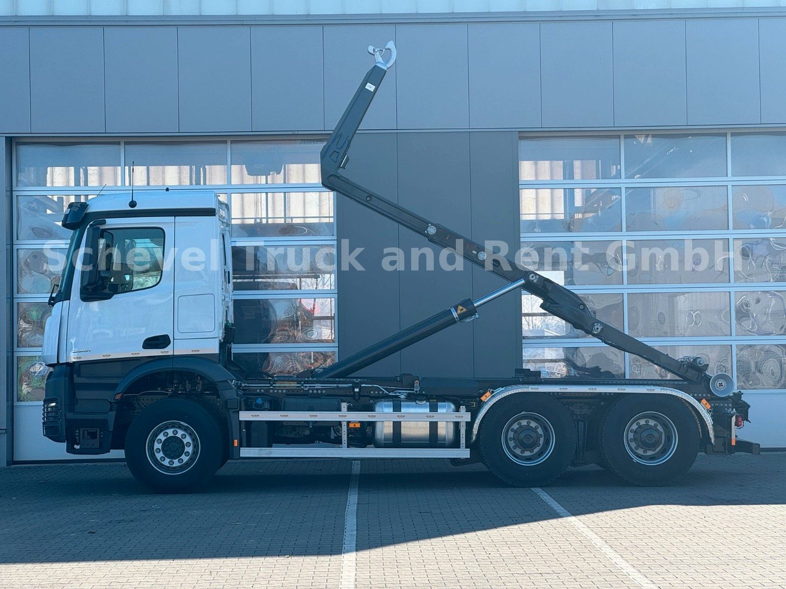 Fahrzeugabbildung Mercedes-Benz Arocs 3351 MEILLER RS 21.60 /3,90m Radst./ 80Ton