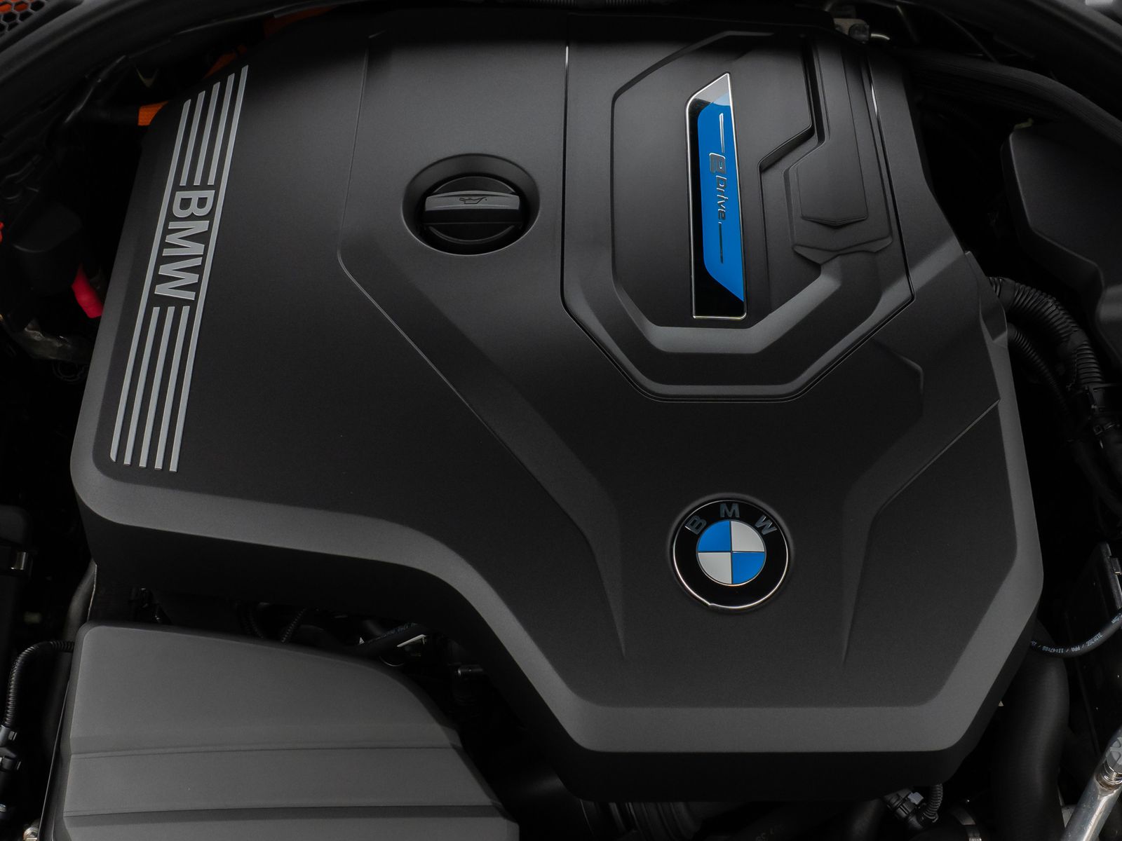 Fahrzeugabbildung BMW 330e Kamera DAB CockPitPr DrivAssis Alarm Sport