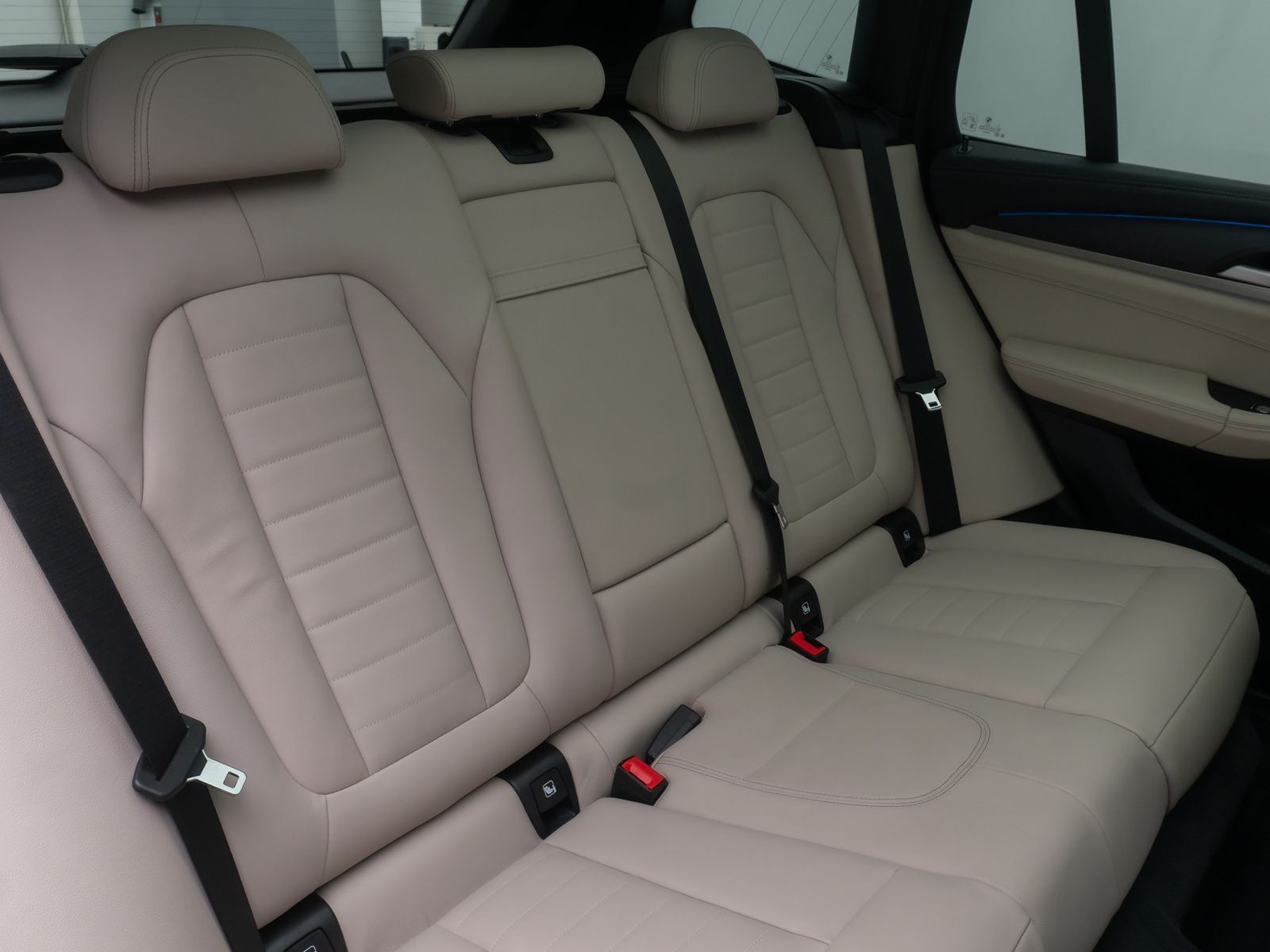 Fahrzeugabbildung BMW iX3 IMPRESSIVE 360&deg; H/K Panorama DAB HUD 20Zoll