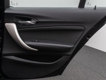 Fahrzeugabbildung BMW 116i Advantage Sitzhzg PDChint. Geschwindigkeit