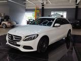 Mercedes-Benz C 180 CGI T- Avantgarde AHK - Mercedes-Benz C 180 mit Benzin-Antrieb: Weiß