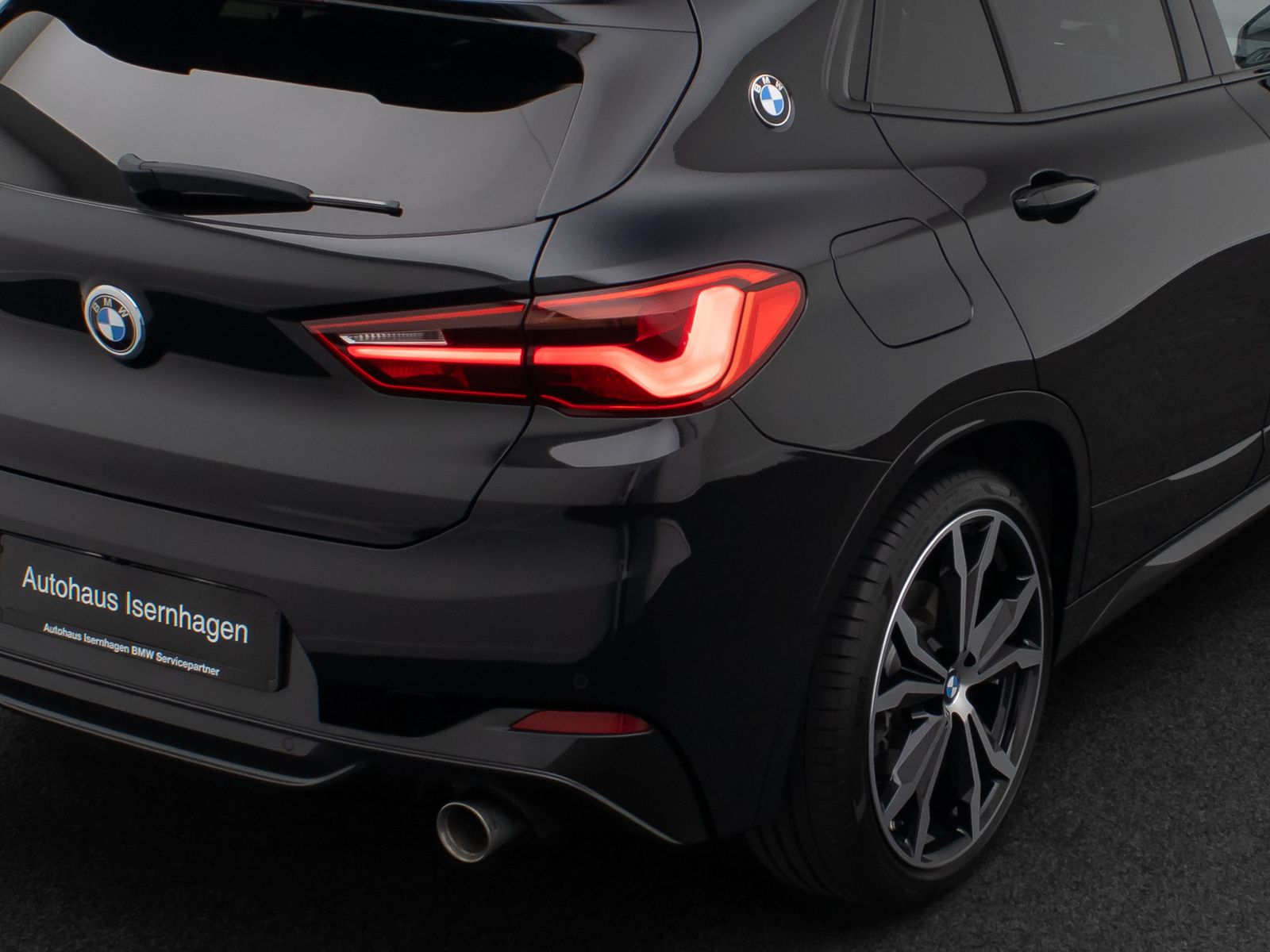 Fahrzeugabbildung BMW X2 sD20i M Sport Kamera HUD Panorama Alarm 20"