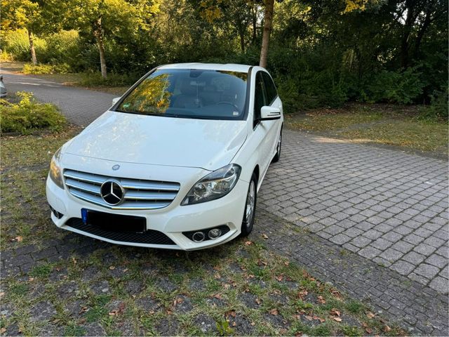 Mercedes-Benz B 220 Automat Kamer Leder Euro-6 AHK Scheckheft