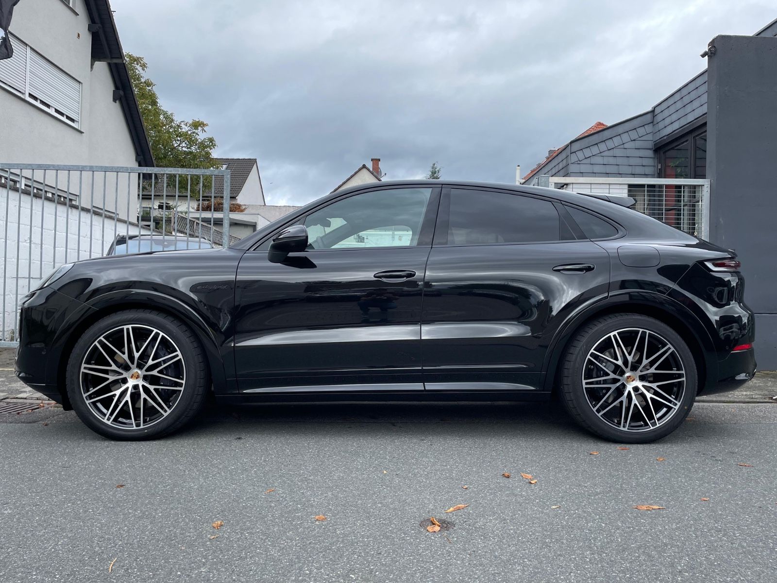 Fahrzeugabbildung Porsche Cayenne E-Hybrid Coupé |ACC|360°|PASM|3.Display