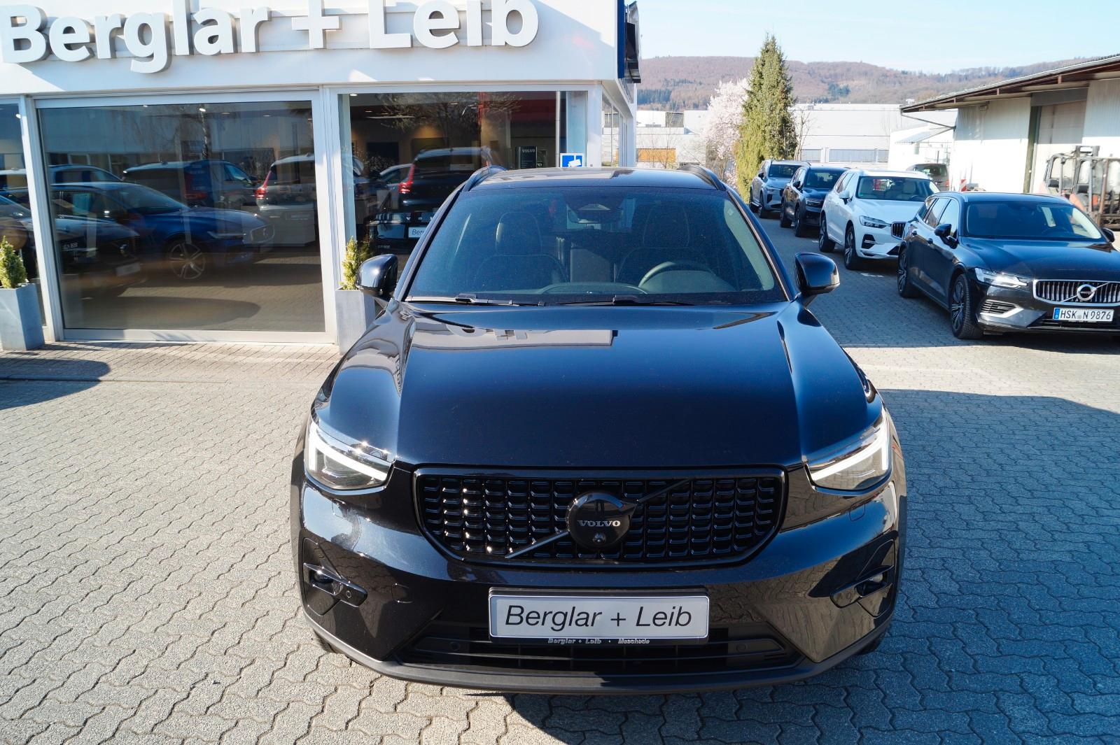 Volvo XC40 B4 Benzin 2WD Plus BlackEdit DKG/AHK/Standh
