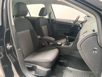 Volkswagen Golf - 11