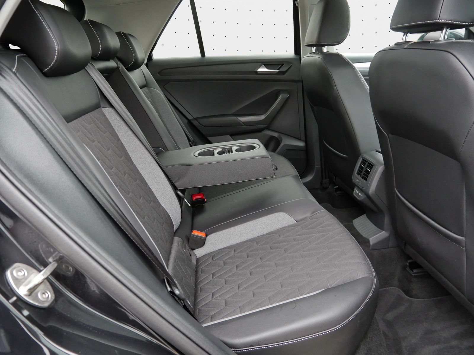 Volkswagen T-Roc - Bild 16