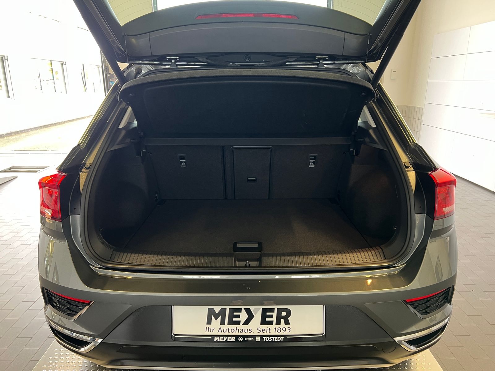Fahrzeugabbildung Volkswagen T-Roc Style 1.5 TSI ACT DSG *AHK, ACC, Kamera*