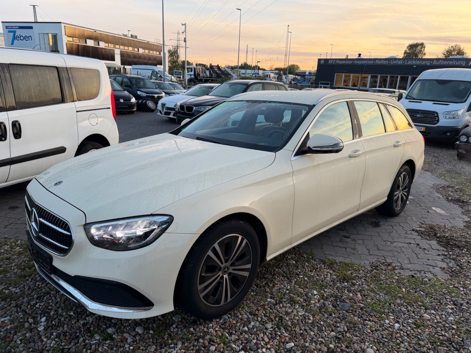 2022 Mercedes Benz E 220