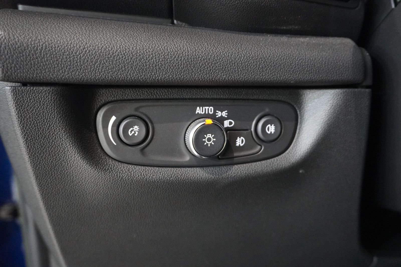 Fahrzeugabbildung Opel Insignia B ST 2.0D ULTIMATE NAVI/OPC/KAMERA/HUD